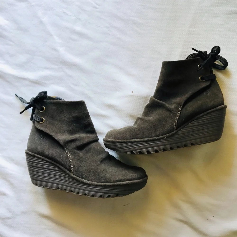 FLY LONDON SHOES YAMA‎ SLUDGE GREEN SUEDE BOOTIES PLATFORM WEDGE ANKLE BOOT